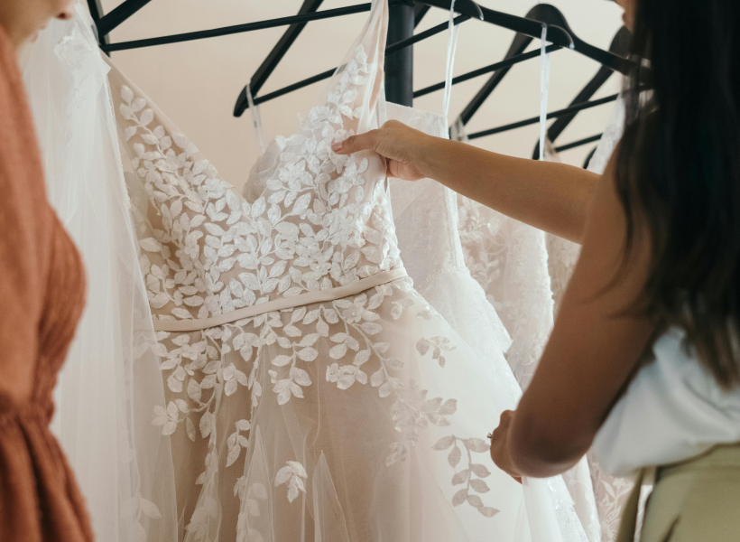 picking your wedding dress